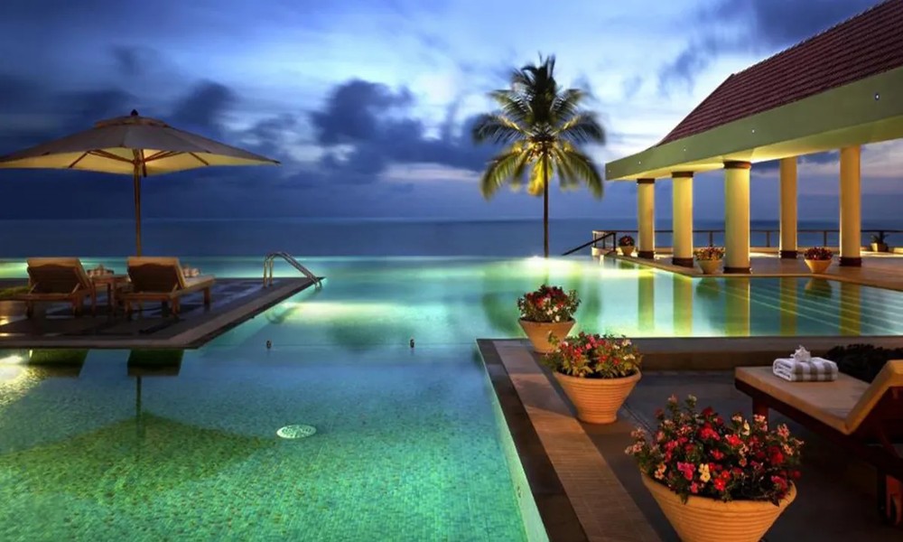 Exclusive Resort Accommodations Featuring Infinity Pools and Premium Dining Experiences
